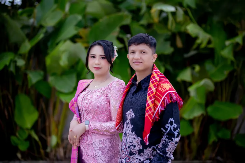 Senyum bahagia di hari cerah