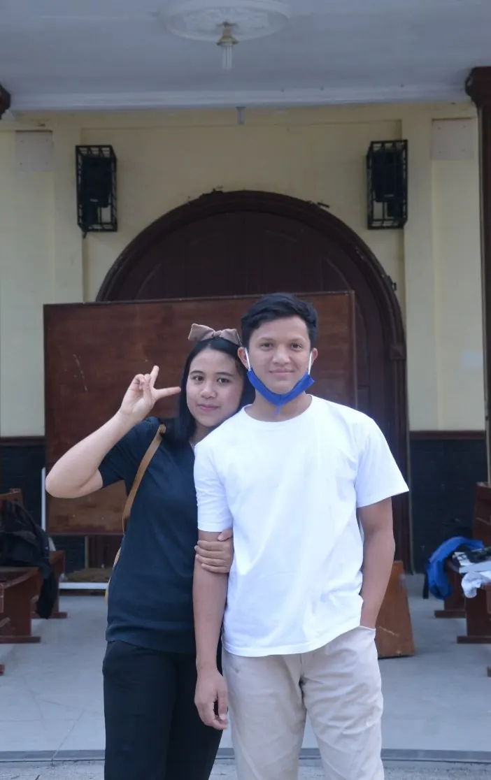 Hiskia dan Rosa berdua